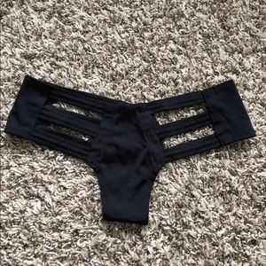 🚫SOLD Iheartraves cutout Bottoms